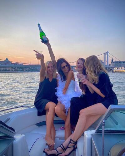 Partyboat-Lánybúcsú-Yachtlife