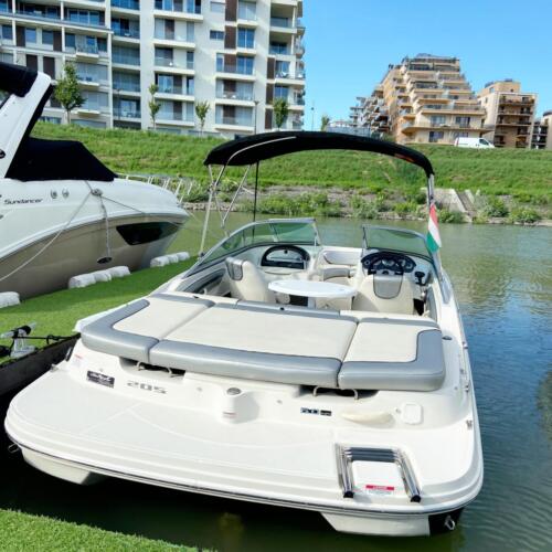 Sea Ray 7 fős hajó