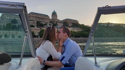 Eljegyzes a Budai var előtt